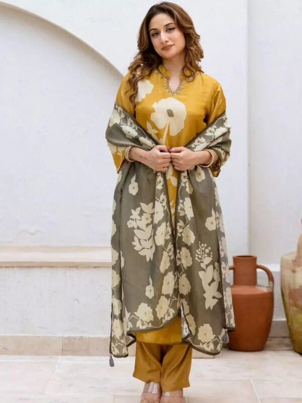 Hand work Cotton kurti, pant, dupatta set, Festival collection, Mul mul dupatta, Pure cotton
